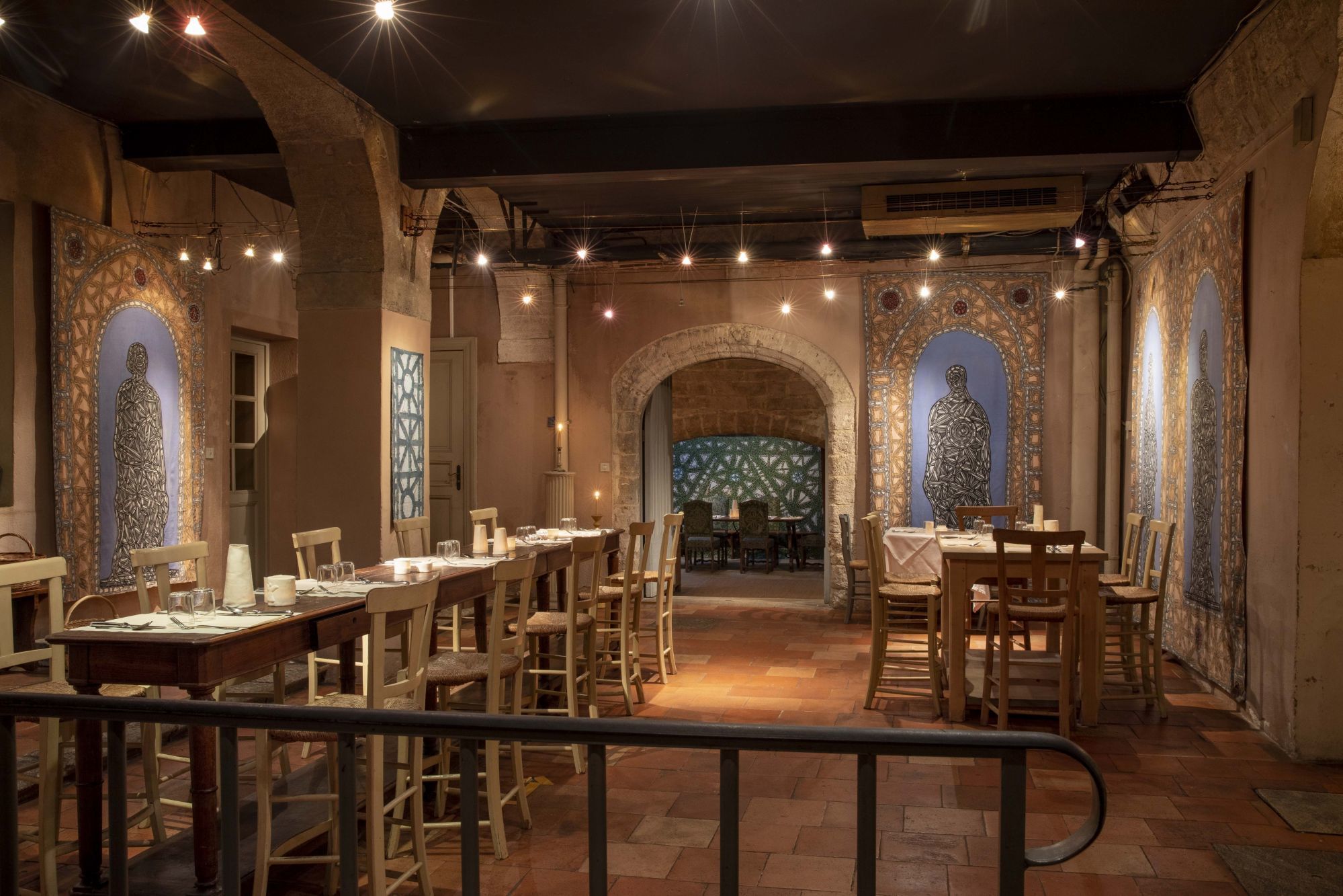 Luxury 5-star hotel - Avignon Provence - Tavern restaurant - Michelin Plate