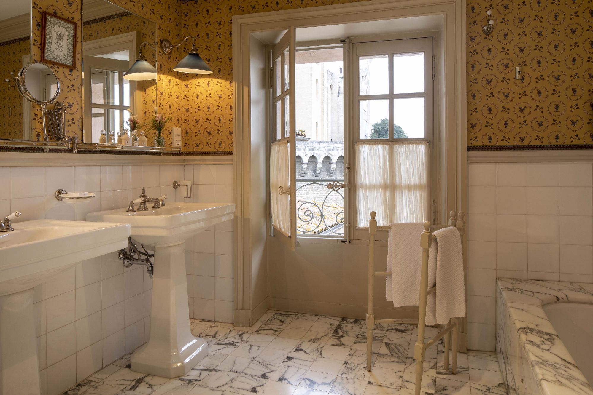 Luxury 5-star hotel - Avignon Provence - Deluxe Room