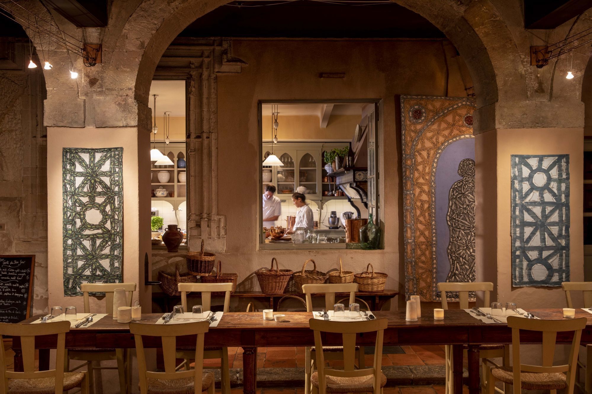 Luxury 5-star hotel - Avignon Provence - Tavern restaurant - Michelin Plate