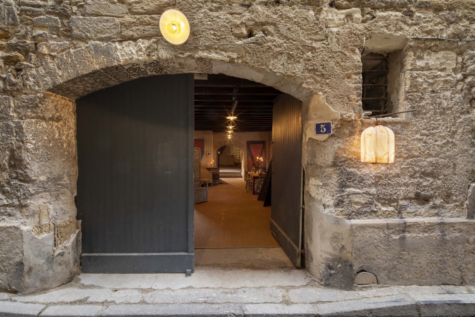 Luxury 5-star hotel - Avignon Provence - Tavern restaurant - Michelin Plate